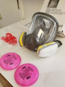 3M 6700 Full Face Respirator W 2 pair of Vapor Cartridge SMALL