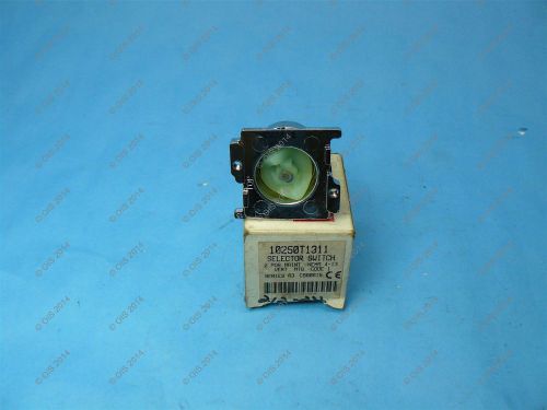 CUTLER HAMMER 10250T-1311 SELECTOR SWITCH OPERATOR 2 POS MAINTAINED NIB