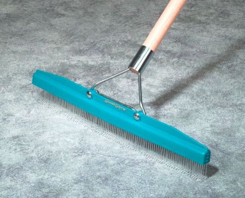 Carpet rake includes 18 inch head &amp; pole great for scrubbing chemicals &amp; dye for sale