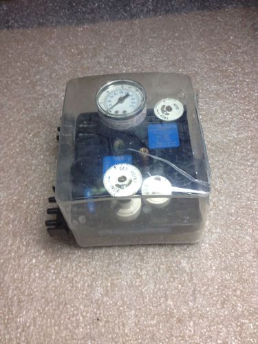 (rr29) johnson controls t-9001-11 receiver controller single input high volume for sale