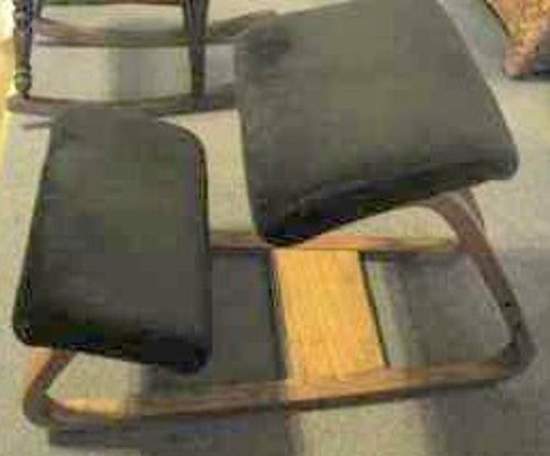 Oak Ergonomic Knee Chair   REDUCED! 22 X 19 X 31