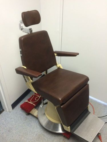 Reliance Ophthalmic Chair, model 880. Recently re-upholstered. EXTRA CLEAN UNIT.