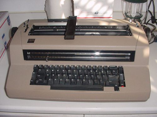 Vintage 1981 IBM Selectric III Correcting Typewriter.Needs work.
