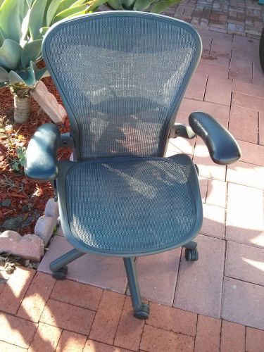 Herman Miller Aeron Office Chair -- Excellent Condition!