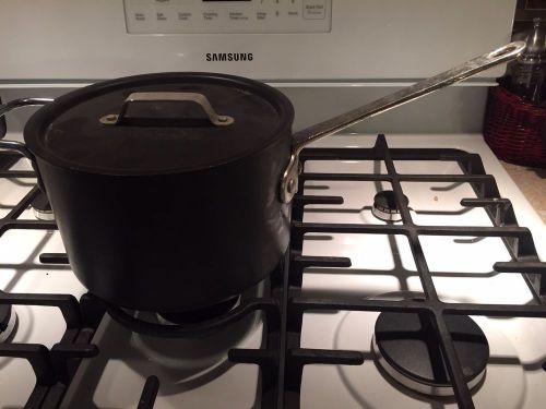 Calphalon Commercial Hard Anodized 4 1/2 QT Saucepan with lid &#034;8104&#034;