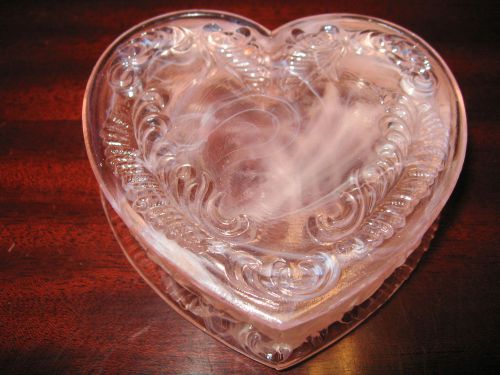 Pink &amp; milk slag glass heart pattern powder jewelry box dresser tray holder ring