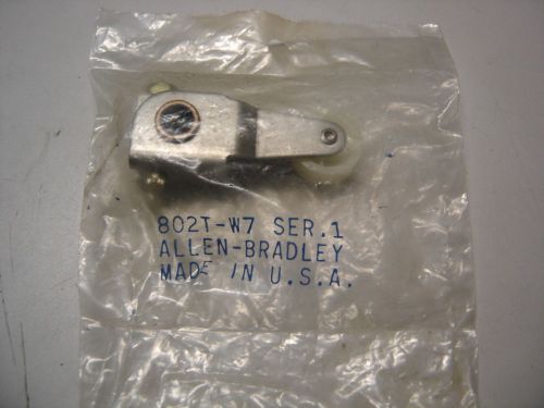 ALLEN BRADLEY 802T-W7 NYLON ROLLER LEVER ARM 1.5 RADIUS NON-ADJ 1 WAY SER 1 NIB