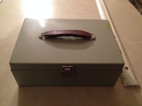 Vintage Tan Cash Lock Box Safe Metal 11&#034; x 7 3/4&#034;