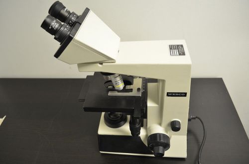 Wesco Labomed CXR2 Microscope