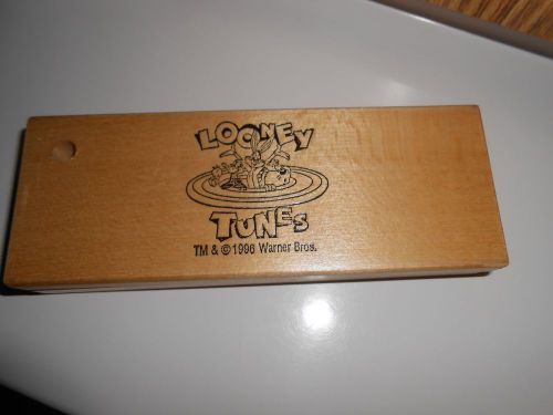 WARNER BROS. LOONEY TUNES 1996 PEN IN WOODEN BOX