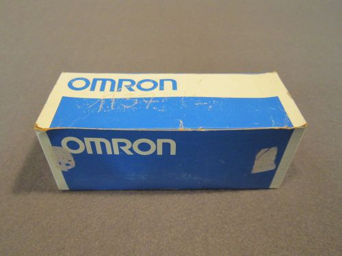 Omron E3V-R2C43S Photoelectric Switch