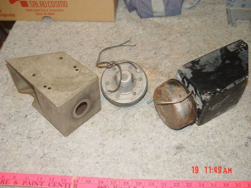 one pair of 58 watt siren box speakers