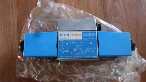 Vickers eaton, dg4v4-0133c-m-pa5wl-h5-10, 02-395271, solenoid valve, 24v *nos* for sale