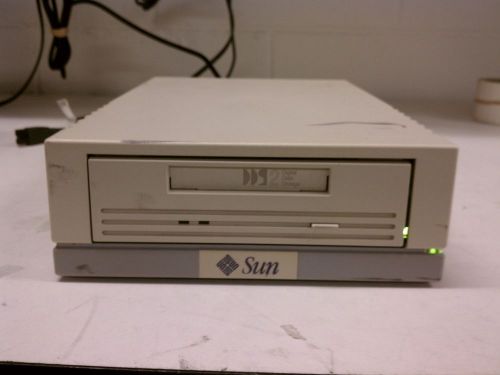 Sun 611 DDS2 External SCSI Dat Drive 599-2072-02 --- OO1816