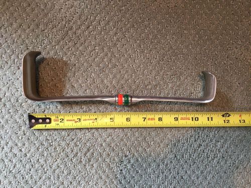Surgical Retractor