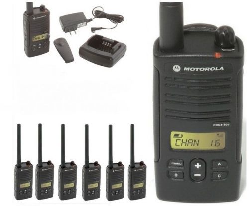 6 Motorola RDU4160 UHF 16 Channel w/6 Unit Charger,7 Speaker Mics &amp; FREE RADIO