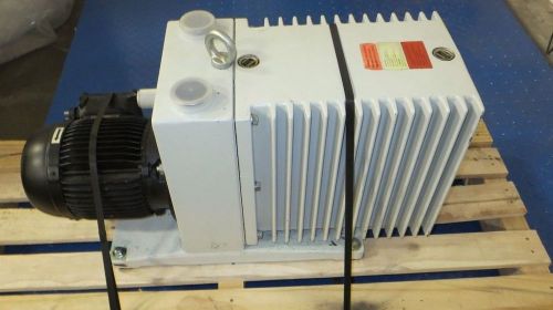 Pfeiffer Balzers Vacuum Pump DUO 060 AEG MOTOR AM90LYQ4 220 / 380 VAC 3 ph.