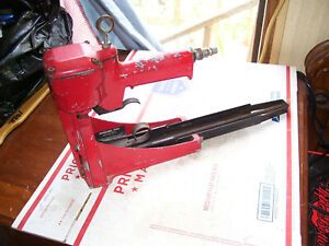 ISM BOXER STAPLING MACHINE / STAPLER AB 100  100PSIG