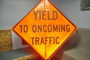 LOCK POCKET YIELD TO ONCOMING TRAFFIC 48&#034; X 48&#034; REFLECTIVE ORANGE ROAD SIGN