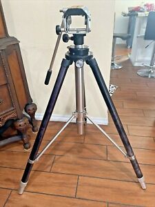QUICK-SET  Metal Tripod USA Model 4-73010-7  with attached head Model 4-72011-6