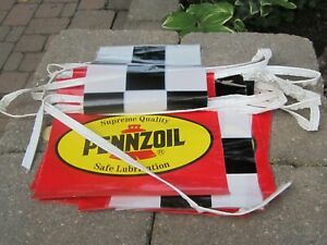 Pennzoil Banner/Checkered Flag Display - Decoration / Advertisement