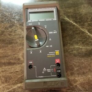 Fluke 73 Series II Digital Multimeter Untesed no cords as is