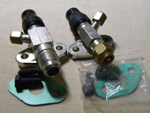 2 service valves with gaskets and bolts