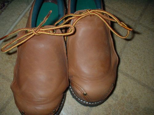 TRU -GUARD METAL TOP SAFETY SHOES WOMANS SIZE 7M IN GREAT CONDITION