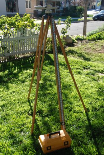 Beautiful Vintage David White Wooden 8810 Transit Level, Tripod , Measure ROD