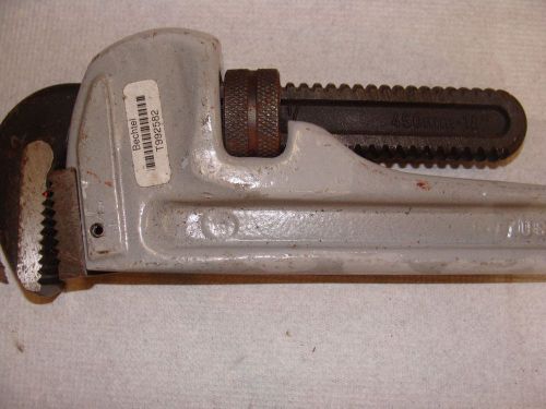 18&#034; PIPE WRENCH HEAVY DUTY TOOL USED