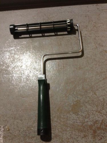 WOOSTER PAINT ROLLER FRAME 9&#034; THREADED HANDLE HEAVY DUTY R017-9