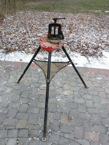 RIDGID 40A TRI STAND TRIPOD VISE STAND FOR PIPE THREADER THREADING 40-A  PU ONLY
