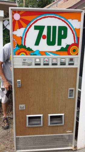 1970&#039;s PETER MAX 7-UP Vending Machine ~ Working!  **Local Pick-up Only&#034;