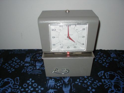 LATHEM 2000 SERIES HEAVY DUTY MANUAL MECHANICAL TIME CLOCK RECORDER w TIME CARDS