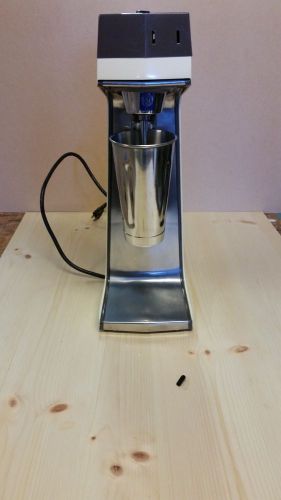 HAMILTON BEACH Model 936 Commercial 3-speed Milkshake &amp; Drink Spindle Mixer