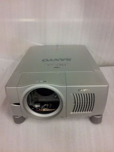 Sanyo plc-xf35n xf35 xf35nl(christie lx65,eiki lc-x5l,x5)projector 6500 lumens for sale