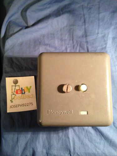 HoneyWell R4795 a 1016 5 /w Ultra Violet Amp 8730 Relay Chip Complete Controler