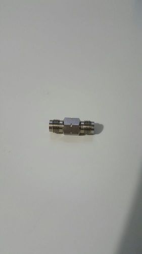 2.4mm (f) to 2.4mm (f) DC-50GHz Adapter A240F240F
