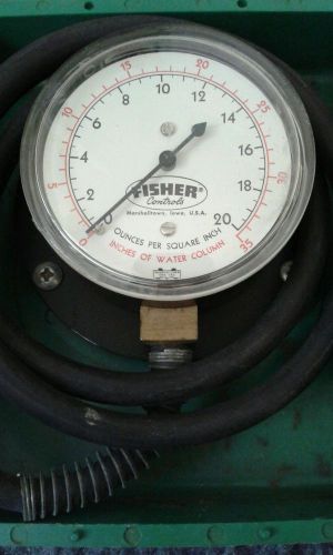 Fisher Controls Water Column Pressure Gauge Mounted in Case Manometer 0-35