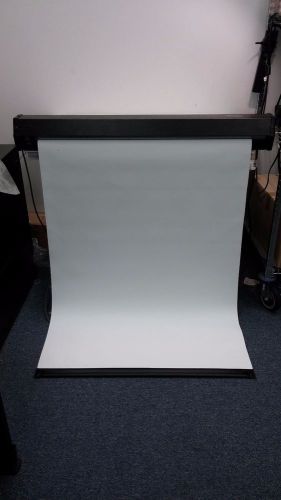 Targa T-6-051052 Projector Screen 44&#034;X34&#034;  Electric