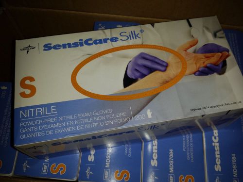 Medline 1,800 SensiCare Silk Nitrile Exam Gloves, Latex Free SIZE SMALL #13