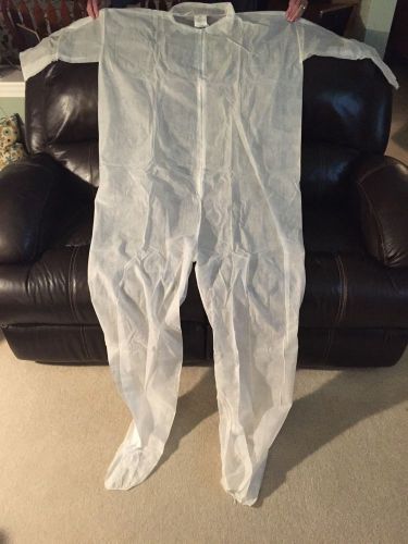 Lot of 25 Disposable Coveralls, White, 4XL $1 Each CONDOR 2KTL6