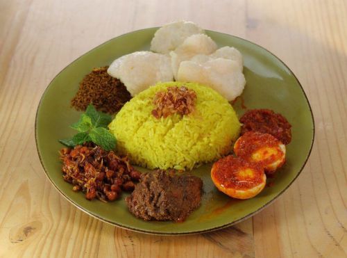 Sego Kuning lalap godong lentil salad with beans and ricotta Collectible Recipe