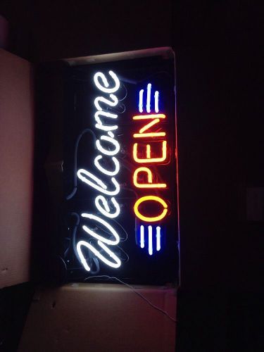 JANTEC NEON SIGN WELCOME OPEN RED WHITE BLUE ACCENT LINES 32&#034; X 16&#034; W/Remote Swi