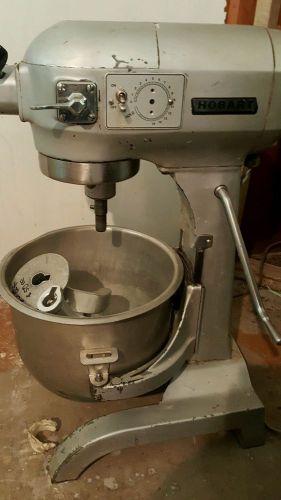 Hobart 20 quart mixer with Paddle and Dough hook attachments