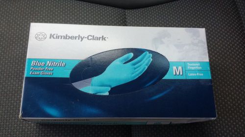 Kimberly Clark Halyard Medium Gloves Latex Free Powder Free REF 53102 100/bx LOO