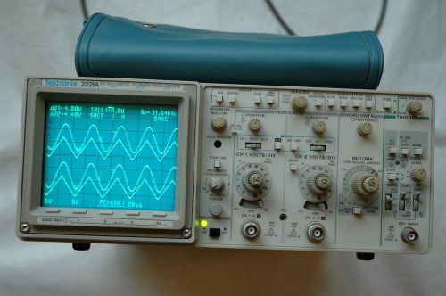 Tektronix 2221A 100MHz Digital/Analog Oscilloscope, Two Probes, Power Cord Pouch
