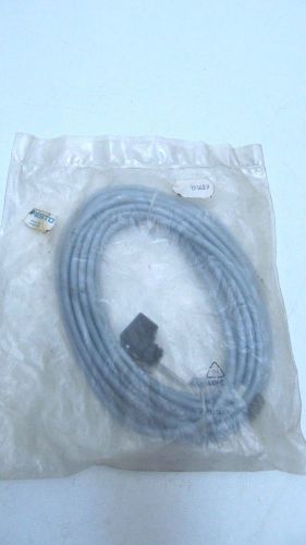 (NEW) Festo Solenoid Valve Cable KMEB-1-24-5-LED  151689