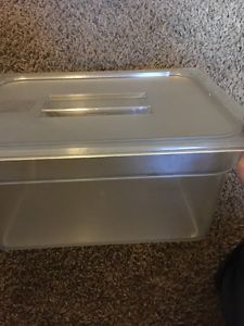 CARLISLE Clear Pan With Cover - Holds 67 4 Oz Portions - 13x10x6 MINT