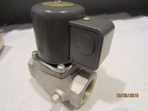 Honeywell v4036a 1043 solenoid gas valve  1 1/4&#034; 120 v for sale